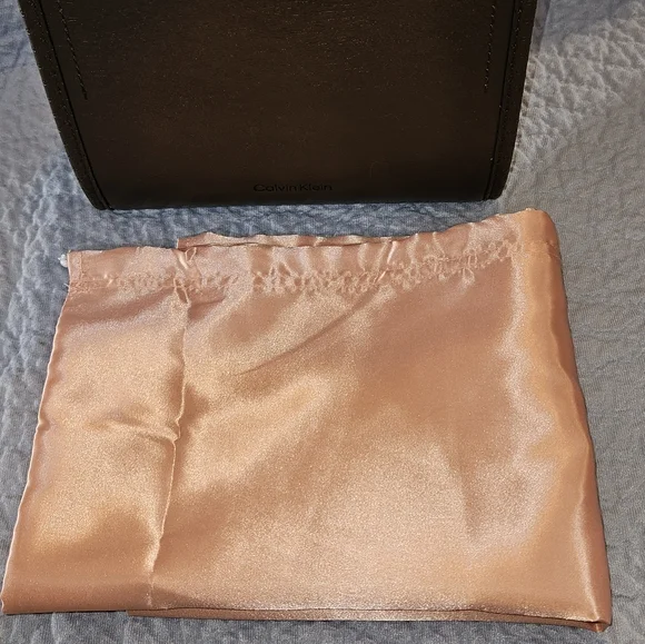 Calvin Klein Brown Leather Crossbody Bag - Picture 14 of 14